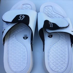 Jordan Retro XL Retro youth slide.